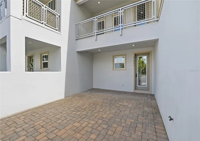 Photo 3 of Townhouse for sale at 7227 Nemours Pkwy, Orlando, FL 32827 | MLS# O6412368 | Listing updated on 2026-09-05