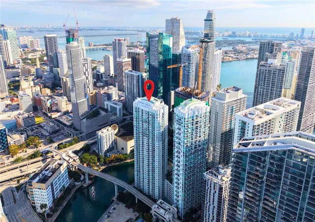 Photo 2 of Condo for sale at 31 Se 5th Street #203, Miami, FL 33131 | MLS# A4695455 | Listing updated on 2026-09-24