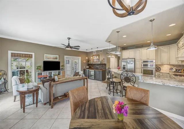 Photo 4 of Single family home for sale at 852 35th Avenue N, Saint Petersburg, FL 33704 | MLS# TB8514162 | Listing updated on 2026-10-17
