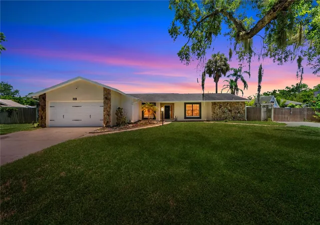 Photo 2 of Single family home for sale at 13603 Westshire Dr, Tampa, FL 33618 | MLS# TB8514166 | Listing updated on 2026-08-29