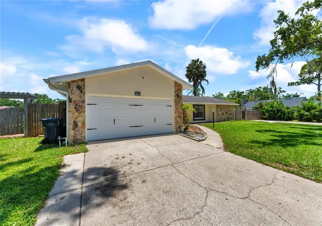 Photo 3 of Single family home for sale at 13603 Westshire Dr, Tampa, FL 33618 | MLS# TB8514166 | Listing updated on 2026-08-29