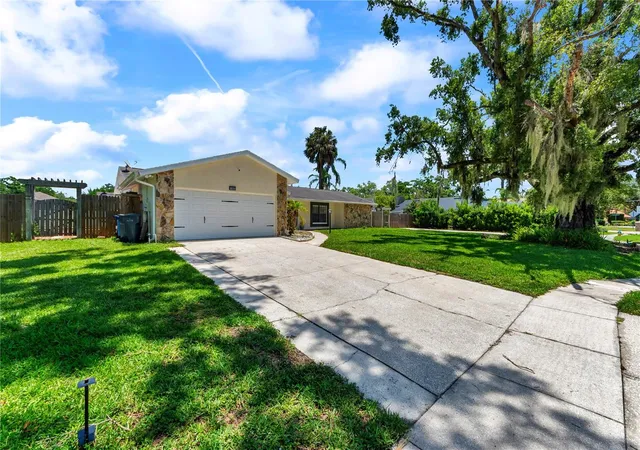 Photo 3 of Single family home for sale at 13603 Westshire Dr, Tampa, FL 33618 | MLS# TB8514166 | Listing updated on 2026-08-29