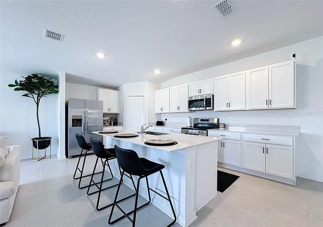 Homes for sale in Davenport, FL | 5023 Barnet Dr, Davenport, FL 33837 | MLS# O6412380