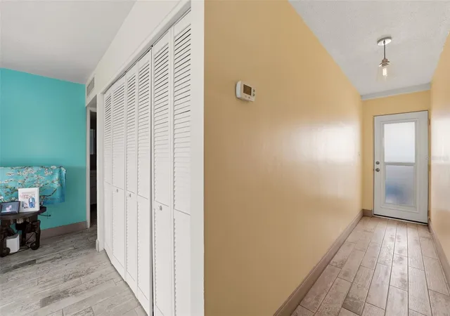 4th image of 33 S Gulfstream Ave, Sarasota, FL 34236