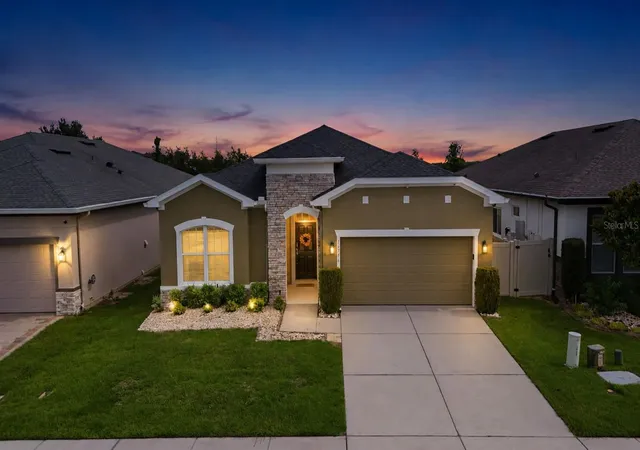 Photo 1 of Single family home for sale at 16716 Abbey Hl Ct, Clermont, FL 34711 | MLS# G5113134 | Listing updated on 2026-09-15