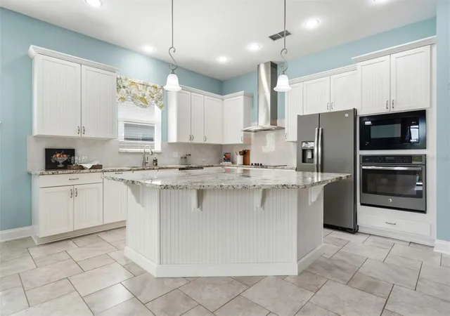3rd image of 16716 Abbey Hill Ct, Clermont, FL 34711 | MLS# G5113134