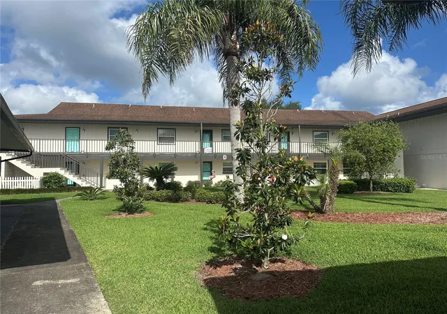 2nd image of 1640 Juno Trl #102D, Astor, FL 32102 | MLS# V4949386