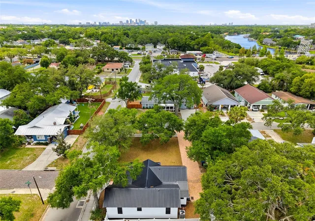Homes for sale in Tampa, FL | 5602 N Ola Ave, Tampa, FL 33604 | MLS# TB8514207