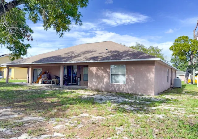 Homes for sale in Spring Hill, FL | 8414 Bay Dr, Spring Hill, FL 34606 | MLS# TB8514225