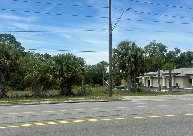4th image of 950 Ne 5Th St, Crystal River, FL 34429 | MLS# TB8514246