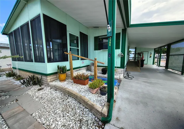 3rd image of 7306 Grand Pine Dr, Hudson, FL 34667 | MLS# W7886297