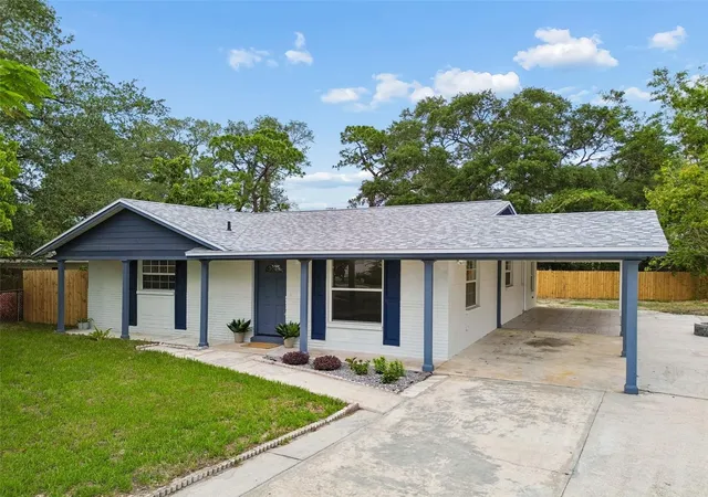 Photo 2 of Single family home for sale at 6532 S W Shore Cir, Tampa, FL 33616 | MLS# TB8514270 | Listing updated on 2026-10-01