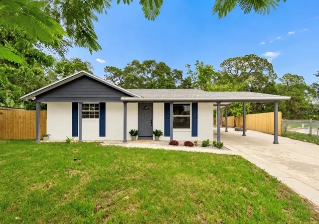 Photo 2 of Single family home for sale at 6532 S W Shore Cir, Tampa, FL 33616 | MLS# TB8514270 | Listing updated on 2026-10-07