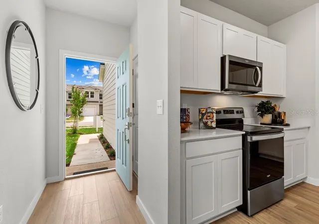5th image of 10743 Waterfield Rd, Jacksonville, FL 32210 | MLS# FC318932