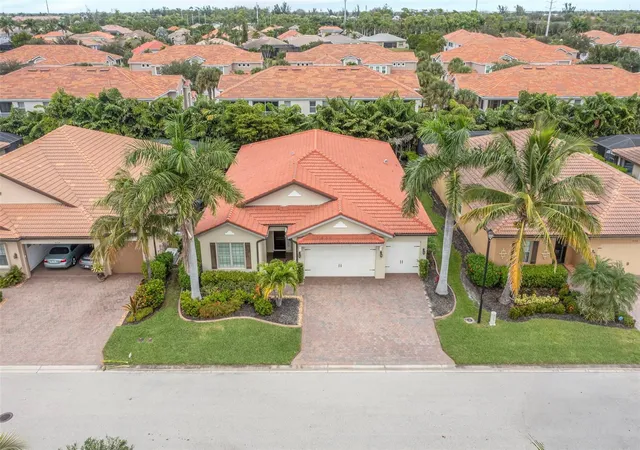 Homes for sale in Fort Myers, FL | 8720 Westwood Oaks Pl, Fort Myers, FL 33908 | MLS# C7526805