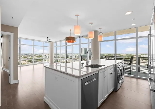 3rd image of 1120 E Kennedy Blvd #1216, Tampa, FL 33602 | MLS# TB8514292