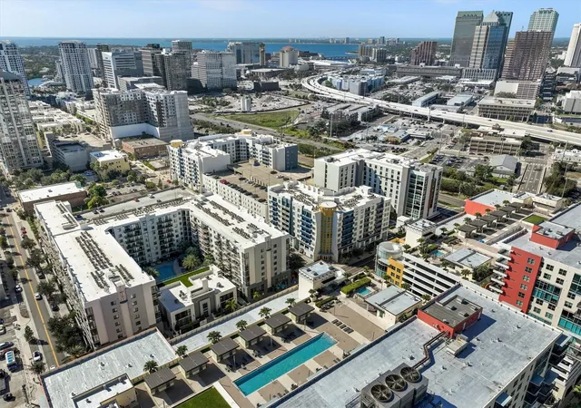 2nd image of 1120 E Kennedy Blvd, TAMPA, FL 33602