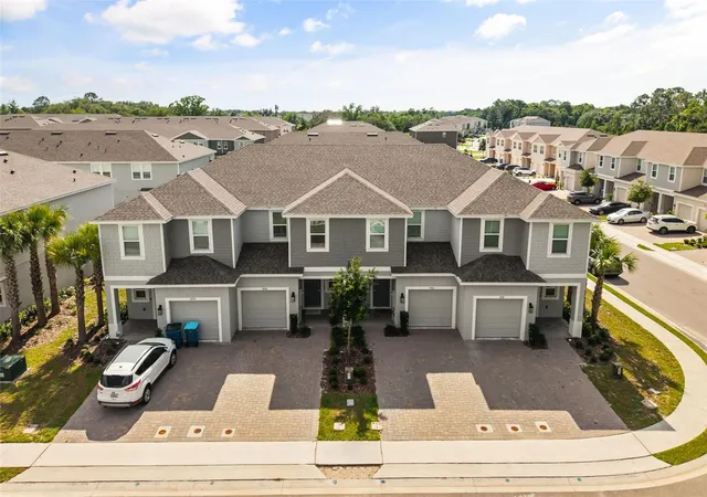Photo 3 of Townhouse for sale at 3002 Canary Ave, Davenport, FL 33837 | MLS# O6412486 | Listing updated on 2026-06-03