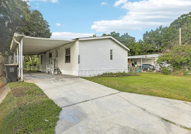 3rd image of 2638 Sea Oats Cir S, Lakeland, FL 33815 | MLS# TB8514309
