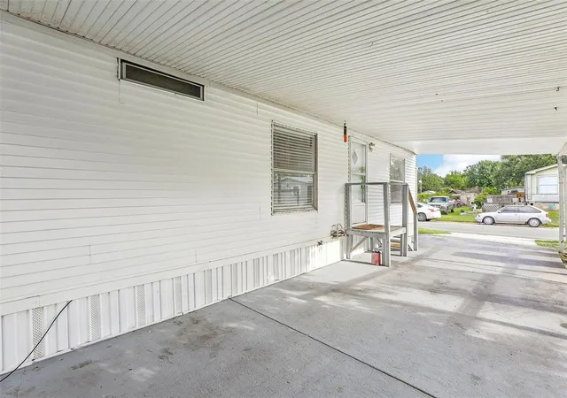 4th image of 2638 Sea Oats Cir S, Lakeland, FL 33815 | MLS# TB8514309