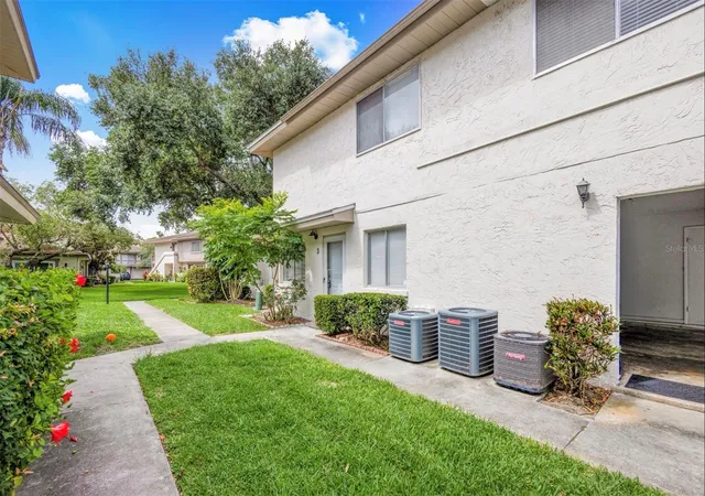 Homes for sale in Clearwater, FL | 1829 Bough Avenue, Clearwater, FL 33760 | Houzeo