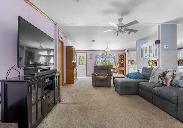 5th image of 106 Arrowhead Point Rd, Hawthorne, FL 32640 | MLS# OM725764