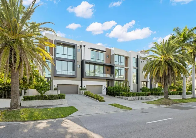 Homes for sale in Tampa, FL | 98 W Davis Blvd, Tampa, FL 33606 | MLS# TB8514324