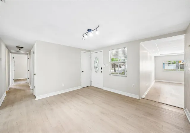4th image of 1603 Fox Run Dr, Tarpon Springs, FL 34689 | MLS# TB8514327