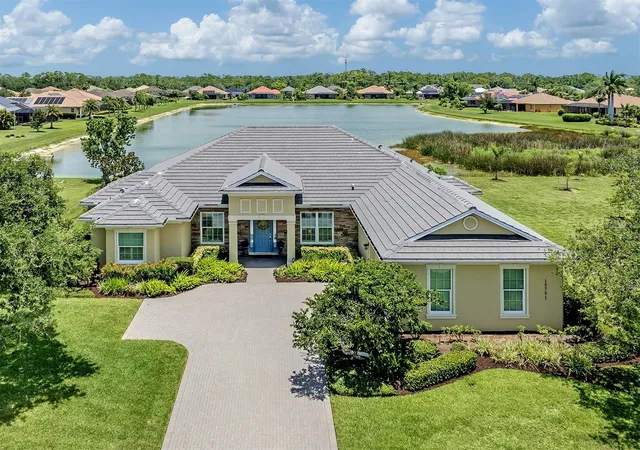1st image of 19751 Cobblestone Cir, Venice, FL 34292 | MLS# N6144538