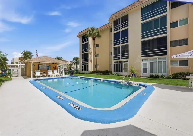 5th image of 995 Laguna Dr, Venice, FL 34285