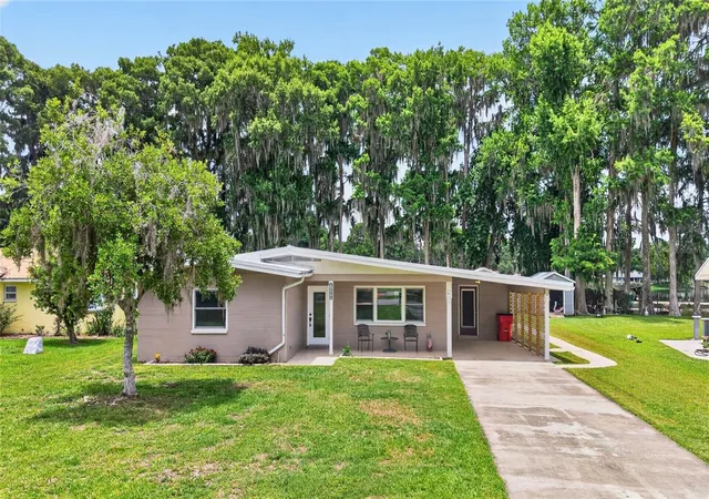 Homes for sale in Floral City, FL | 7588 S Crescent Loop, Floral City, FL 34436 | MLS# TB8514348