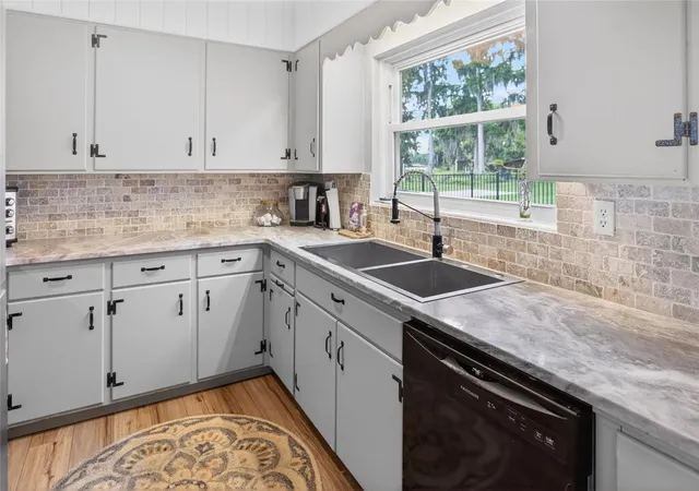 3rd image of 7588 S Crescent Loop, Floral City, FL 34436 | MLS# TB8514348
