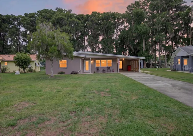 Photo 1 of Single family home for sale at 7588 S Crescent Loop, Floral City, FL 34436 | MLS# TB8514348 | Listing updated on 2026-09-21