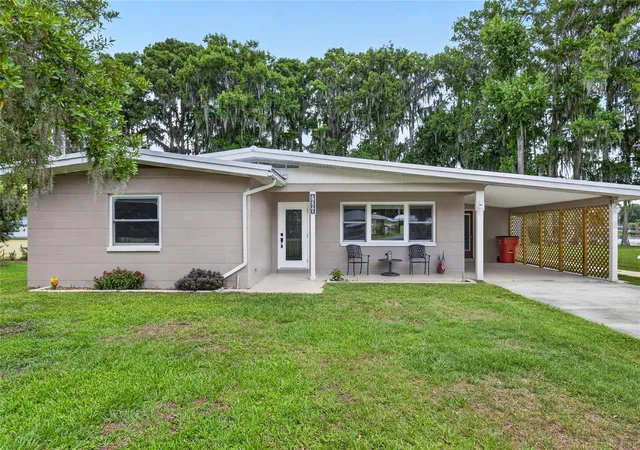 Photo 2 of Single family home for sale at 7588 S Crescent Loop, Floral City, FL 34436 | MLS# TB8514348 | Listing updated on 2026-09-21