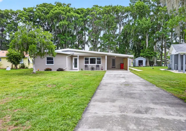 Homes for sale in Floral City, FL | 7588 S Crescent Loop, Floral City, FL 34436 | MLS# TB8514348