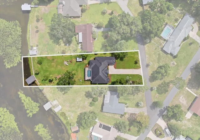 5th image of 3028 S Davis Lake Dr, Inverness, FL 34450 | MLS# TB8514355