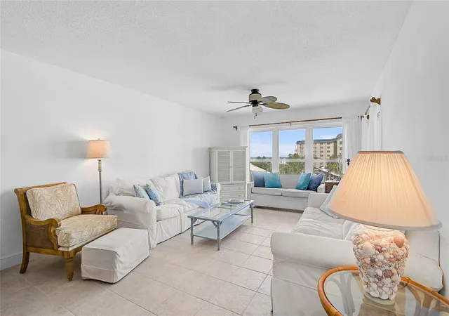 3rd image of 845 Benjamin Franklin Dr #402, Sarasota, FL 34236 | MLS# A4695523