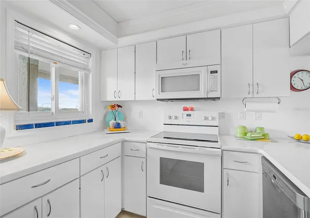 5th image of 845 Benjamin Franklin Dr #402, Sarasota, FL 34236 | MLS# A4695523