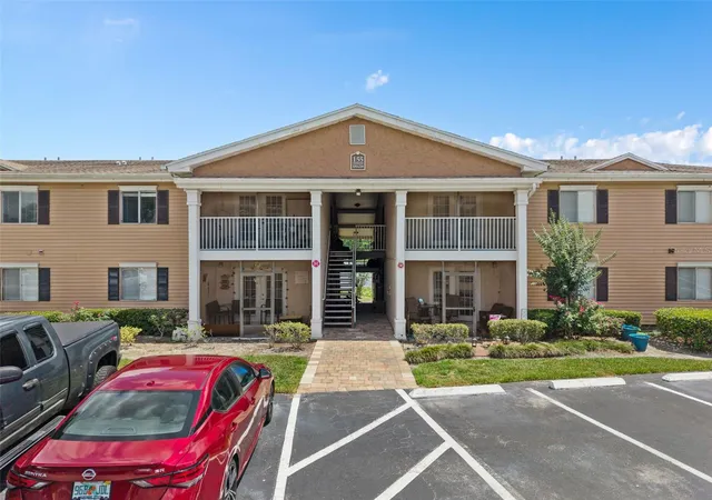 Homes for sale in Altamonte Springs, FL | 155 N Pearl Lake Cswy #208, Altamonte Springs, FL 32714 | MLS# S5150996