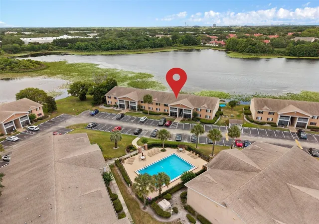 Homes for sale in Altamonte Springs, FL | 155 N Pearl Lake Causeway, Altamonte Springs, FL 32714 | Houzeo
