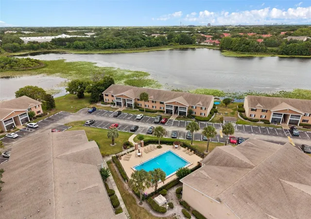 Homes for sale in Altamonte Springs, FL | 155 N Pearl Lake Cswy #208, Altamonte Springs, FL 32714 | MLS# S5150996