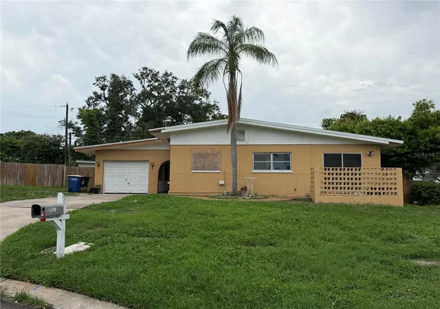 3rd image of 1330 Emily Ct, Clearwater, FL 33756 | MLS# TB8514375