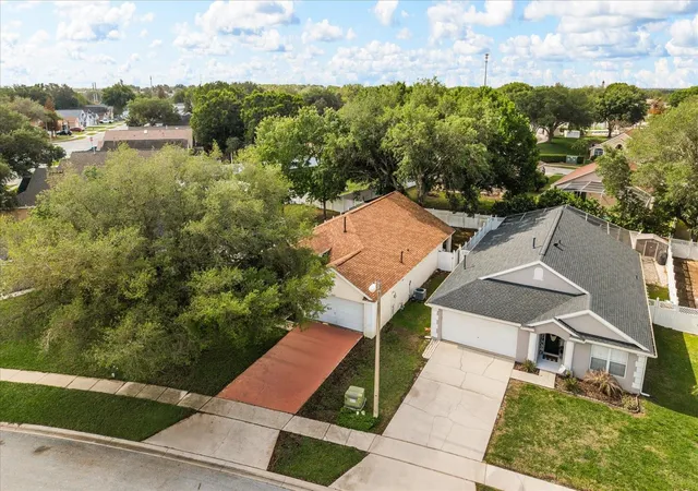 36th image of 2831 Wilshire Rd, Clermont, FL 34714 | MLS# TB8514380