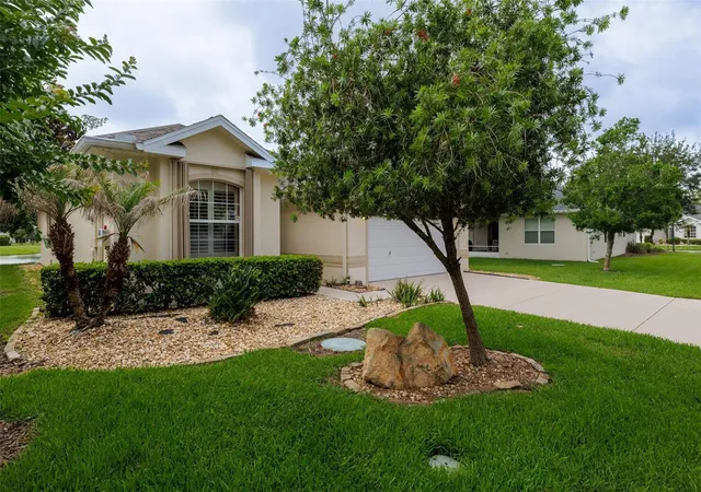 Photo 3 of Single family home for sale at 61 Raintree Cir, Palm Coast, FL 32164 | MLS# FC318946 | Listing updated on 2026-09-19