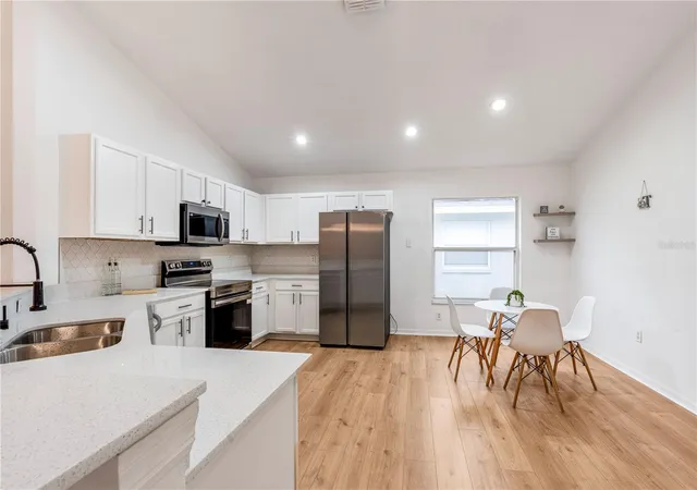 Photo 4 of Single family home for sale at 2705 Willow Glen Cir, Kissimmee, FL 34744 | MLS# G5113160 | Listing updated on 2026-10-28