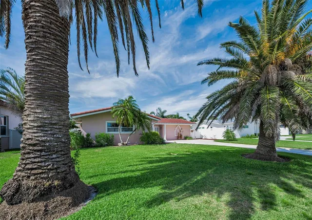 3rd image of 111 17Th St, Belleair Beach, FL 33786 | MLS# TB8514392