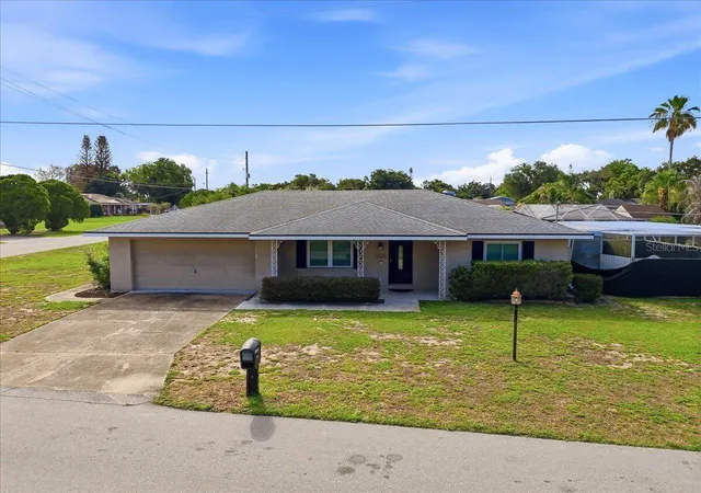 Photo 1 of Single family home for sale at 132 Duval Rd, Winter Haven, FL 33884 | MLS# O6412582 | Listing updated on 2026-09-25