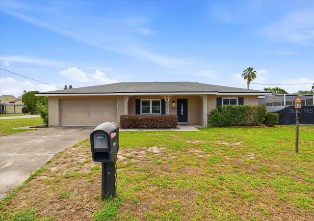 Photo 4 of Single family home for sale at 132 Duval Rd, Winter Haven, FL 33884 | MLS# O6412582 | Listing updated on 2026-09-25