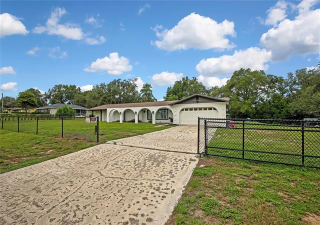 Photo 3 of Single family home for sale at 12305 Leanne Dr, Dade City, FL 33525 | MLS# TB8514406 | Listing updated on 2026-08-11