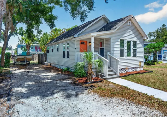 Photo 2 of Single family home for sale at 1717 18th Street S, St Petersburg, FL 33712 | MLS# TB8514453 | Listing updated on 2026-09-22